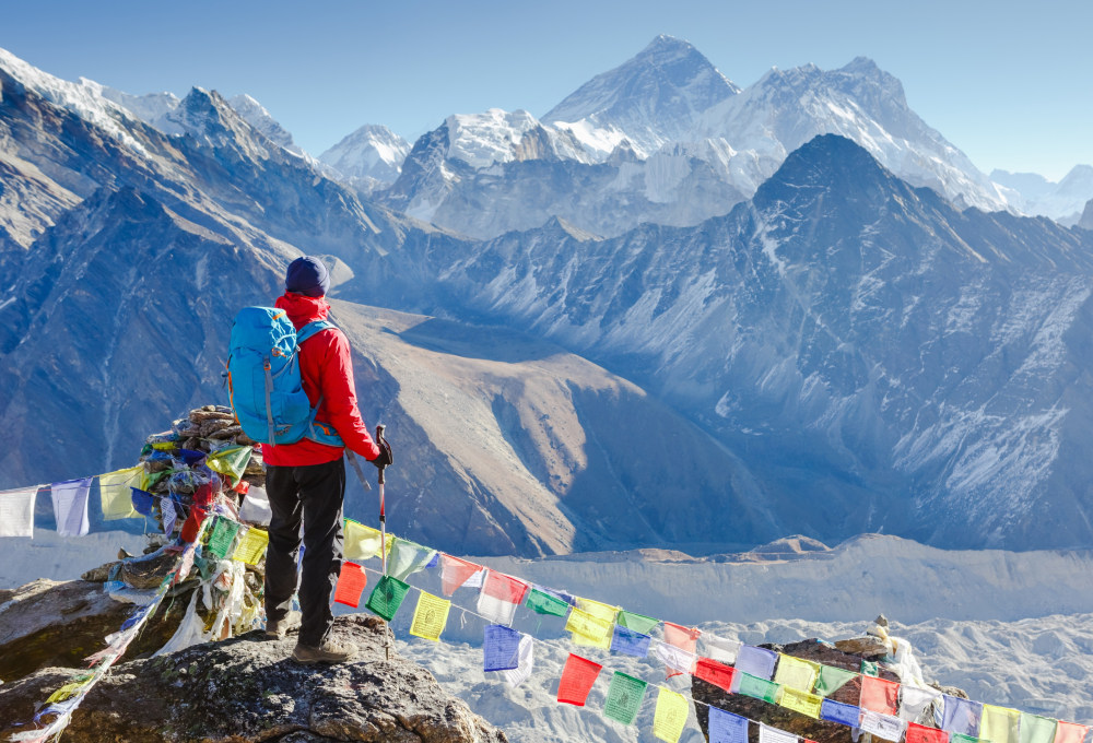 Aufstieg zum Gokyo Ri (5.360 m) & Wanderung nach Dragnag (4.700 m)